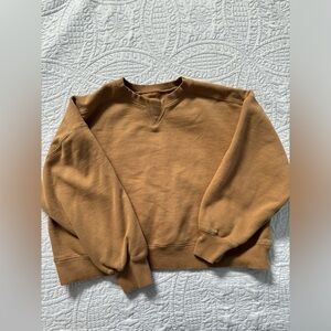 Born primitive pump cover crewneck